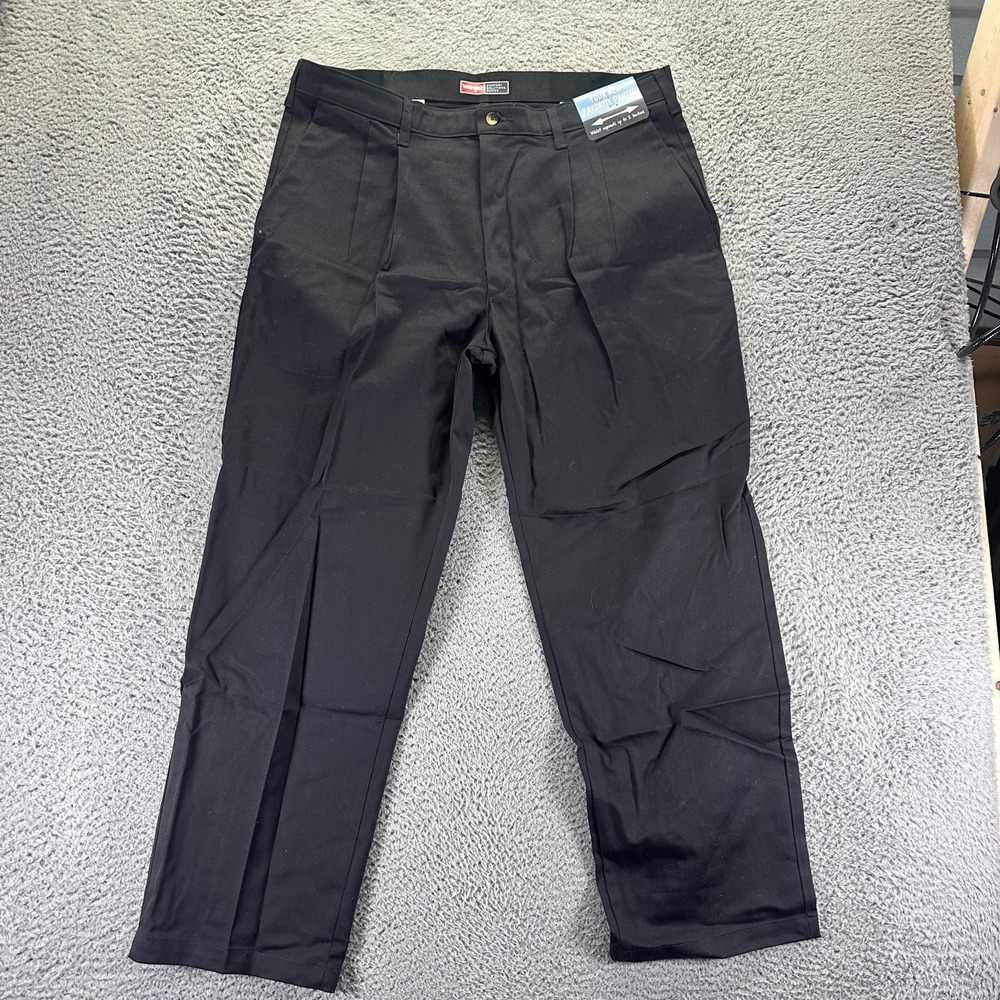 Wrangler Pant Men's‎ 38x30 Black Cotton Khakis Straight Pleated Workwear Stretch